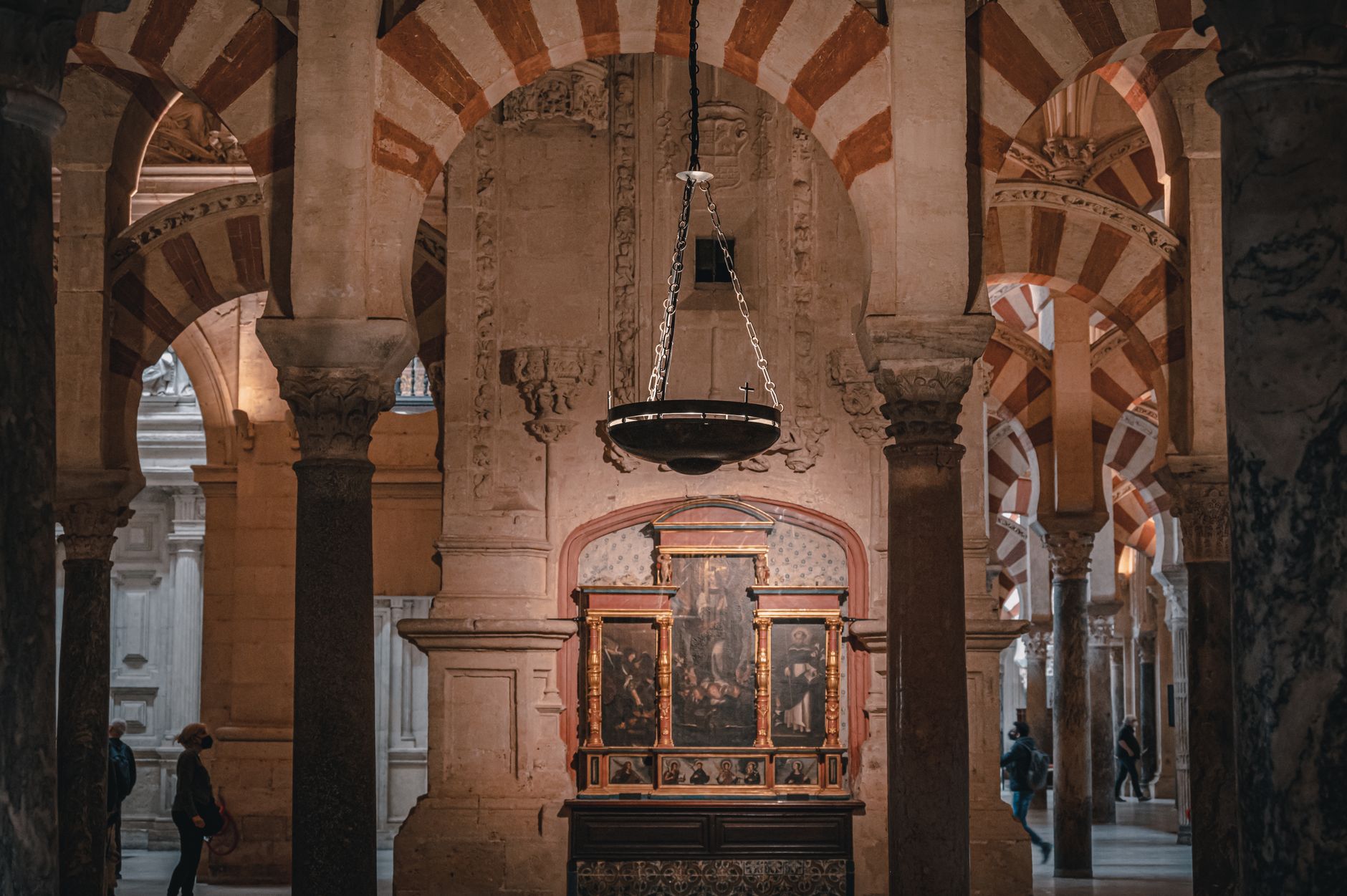 Les arcs rouges et blancs de la Mezquita de Cordoue