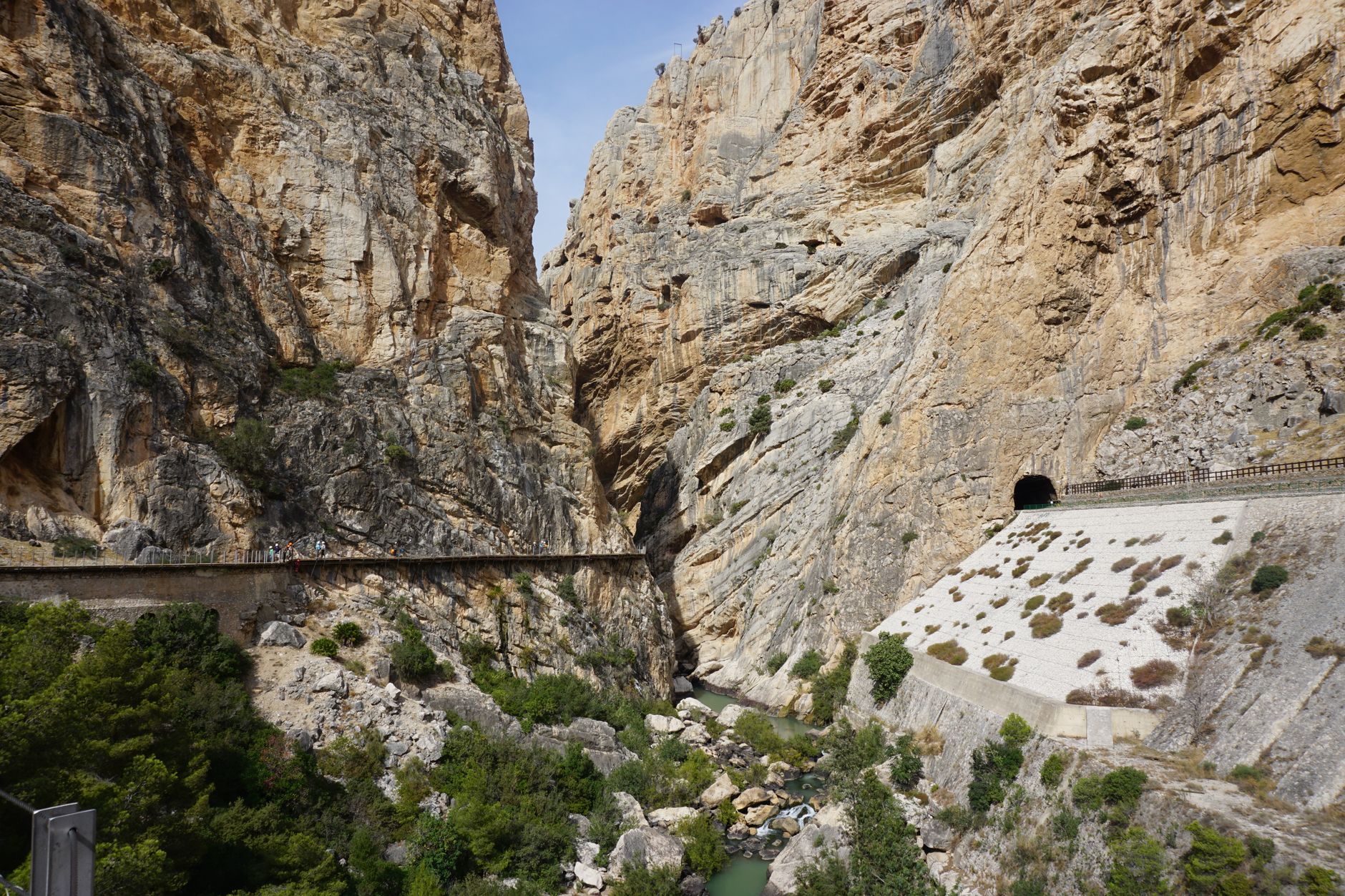 Passerelle du Caminito del Rey dans les gorges d El Chorro